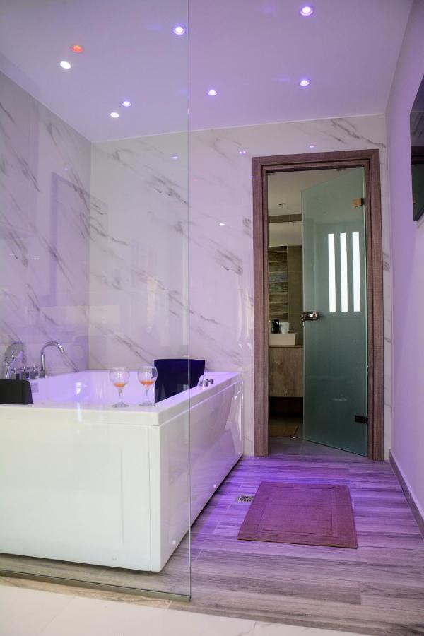 Dafni Luxury Suites Atenas Exterior foto