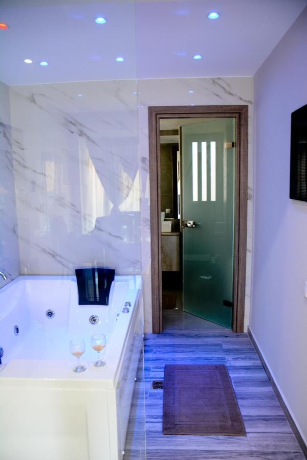 Dafni Luxury Suites Atenas Exterior foto