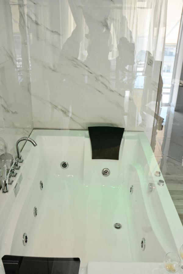 Dafni Luxury Suites Atenas Exterior foto
