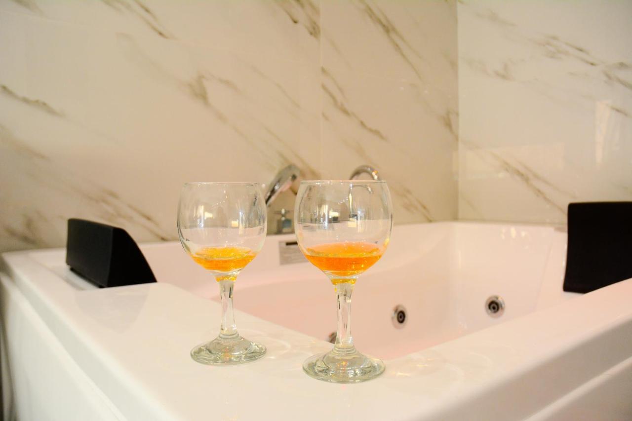 Dafni Luxury Suites Atenas Exterior foto